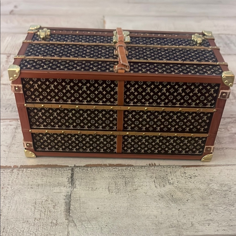 Louis Vuitton Monogram Trunk Paperweight with Gold Accents - Picture 6 of 9